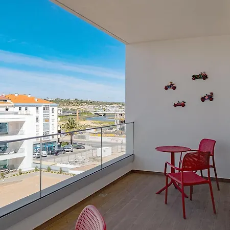 Διαμέρισμα Gorgeous Marina View Apartment, Close To The Beach *