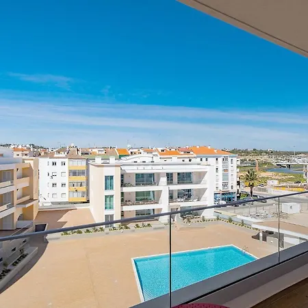 Gorgeous Marina View Apartment, Close To The Beach