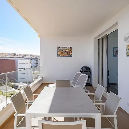 Gorgeous Marina View Apartment, Close To The Beach